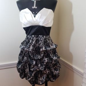 Sz 9 Trixxi Formal Black/White Strapless Dress